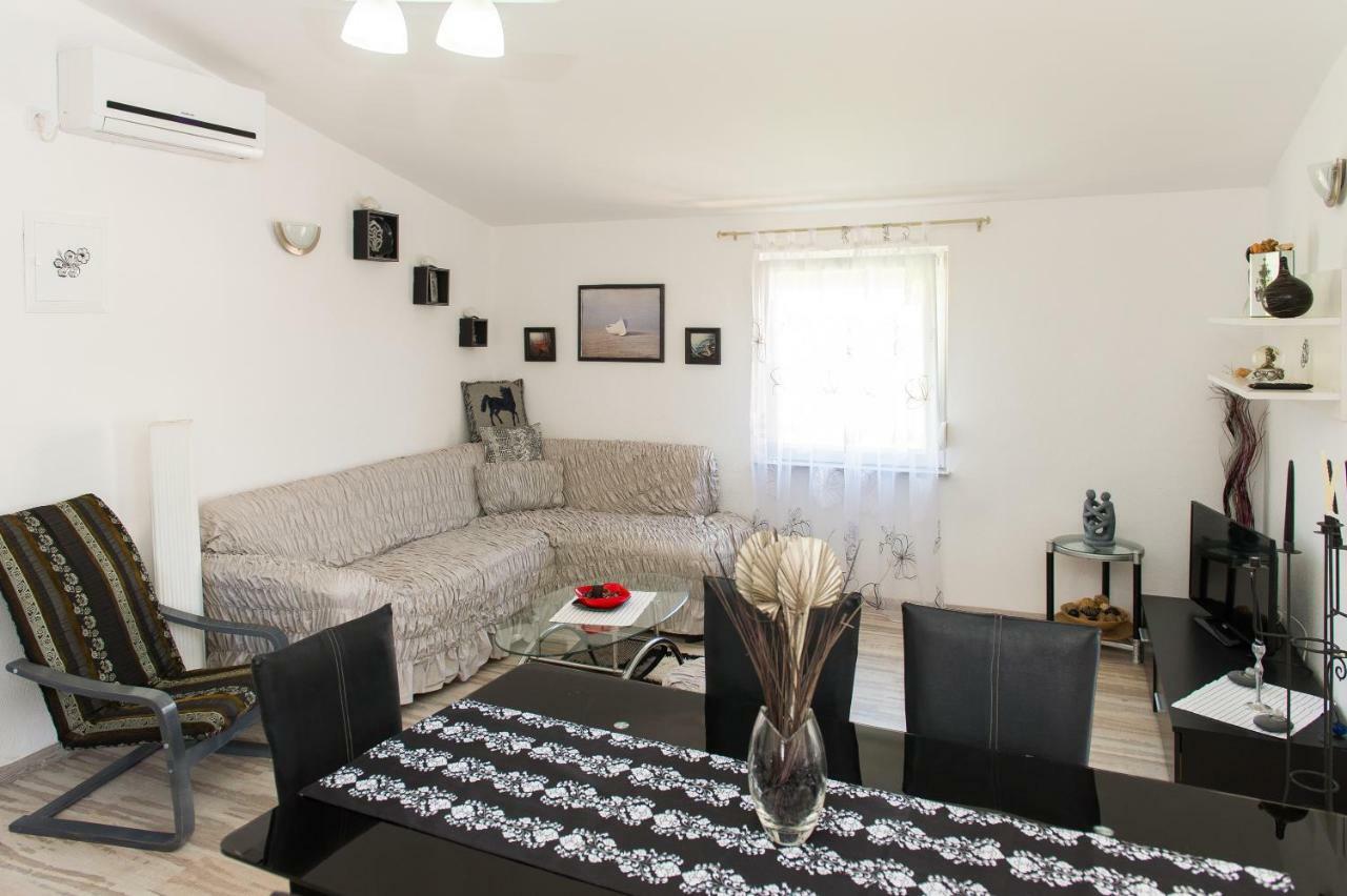 Apartment Ella Rogoznica  Eksteriør bilde