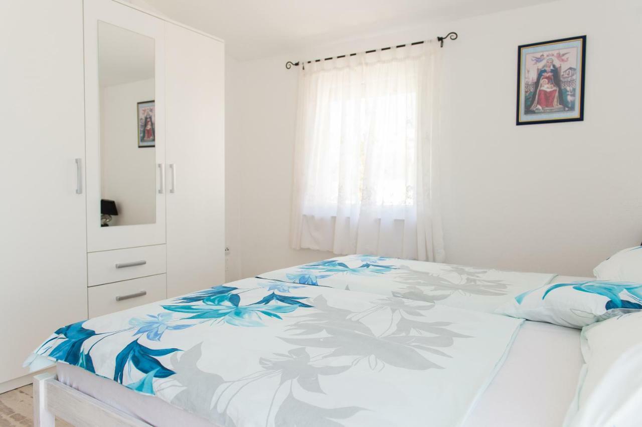 Apartment Ella Rogoznica  Eksteriør bilde