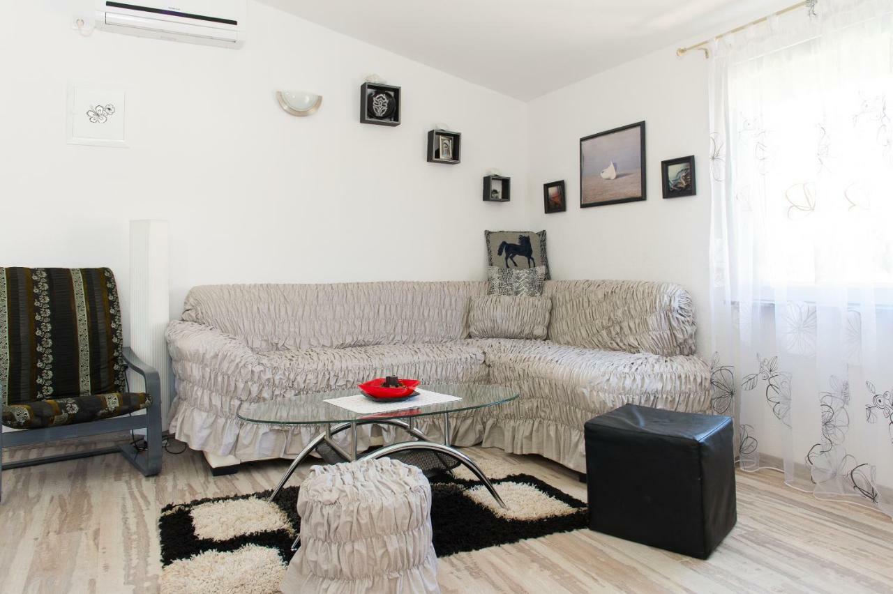 Apartment Ella Rogoznica  Eksteriør bilde
